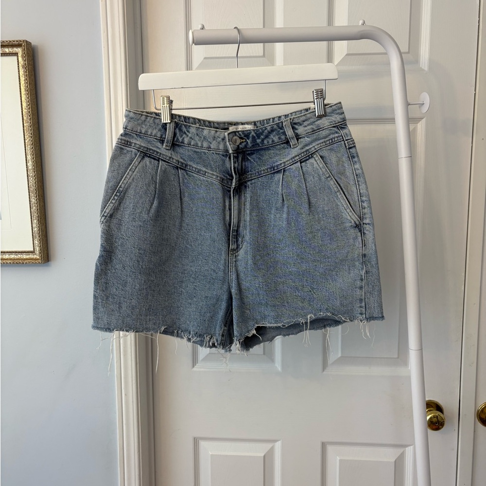 Dynamite Gigi Pleated Highrise Light Blue Denin Shorts Size 30 Jeans Cotton - Picture 8 of 8